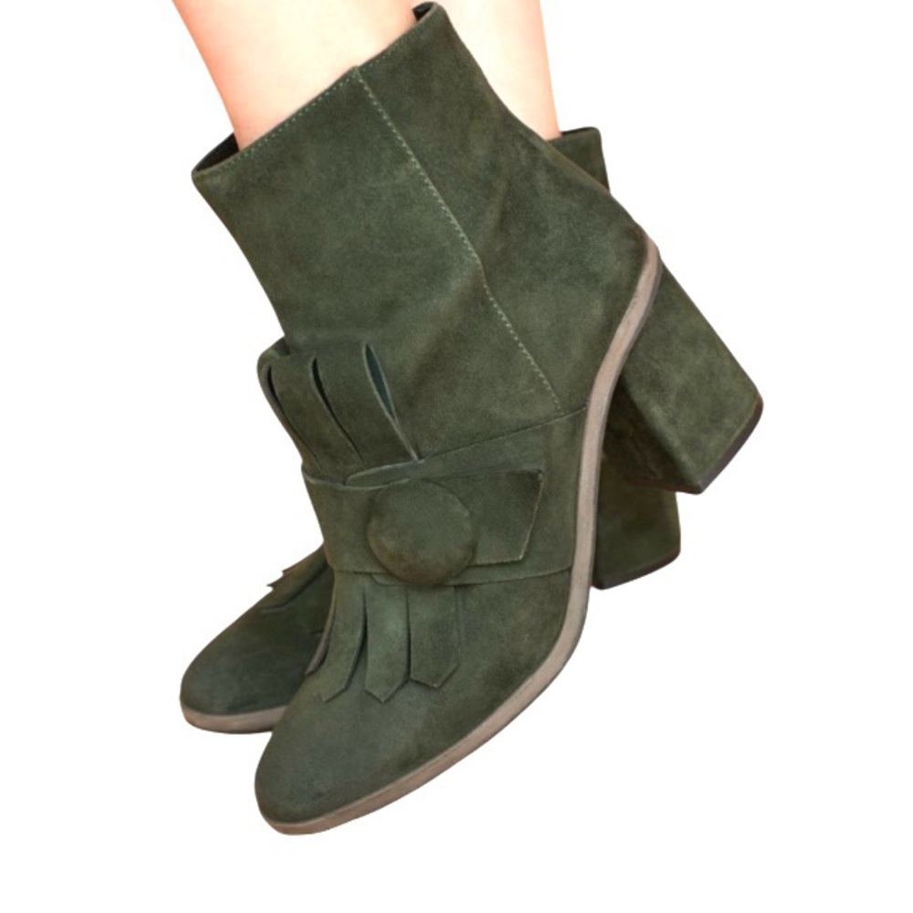 Anthropologie Bruno Premi Suede Kiltie Booties 39